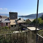 Stone Within Ancient Castle Walls Surrounded By A Lush Garden With Stunning Sea Village And Palmaria Views Sunlit Day ヴィラ